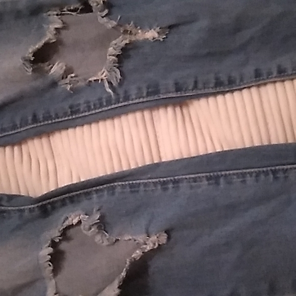 Jeans - Picture 3 of 4